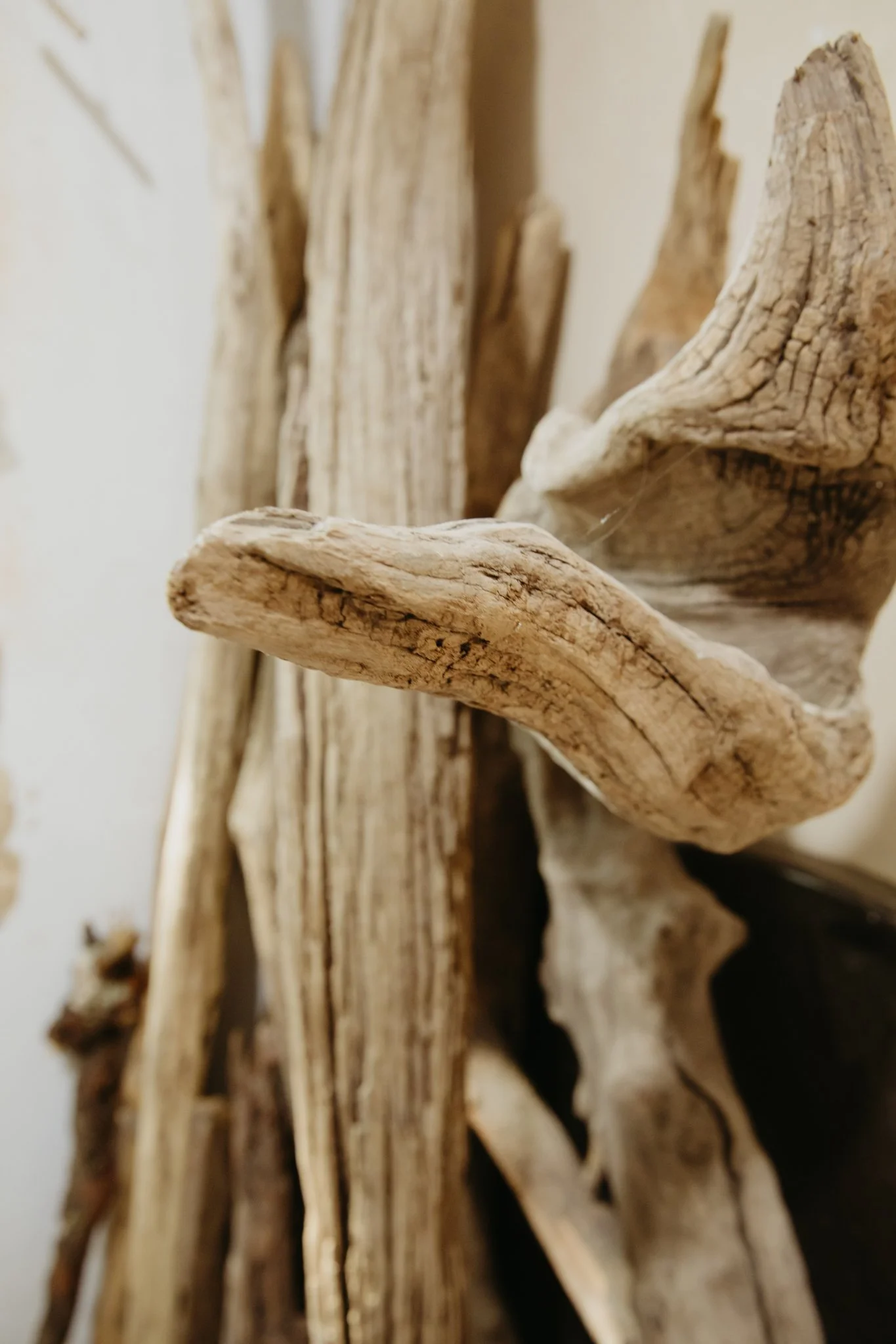 Detalhe da escultura Palafitas Emocionais